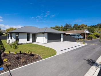 Stylish New Build in Magnolia Lane