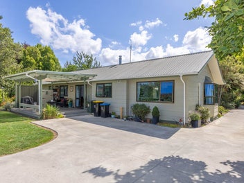 Exceptional garaging and workshop facilities