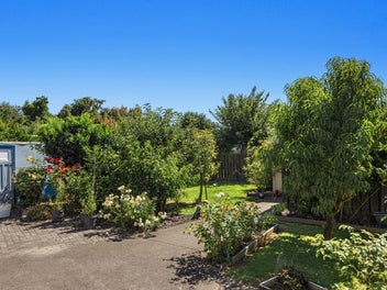 Embrace the Good Life in Edgecumbe!