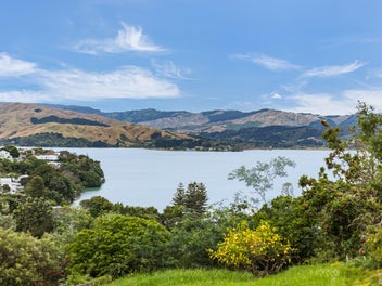 Warm and welcoming with amazing VIEWS !!!