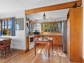 Tucked Away & Private With Amazing Sea Views!