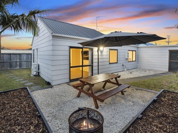 Owners Relocating! - Must be sold!!