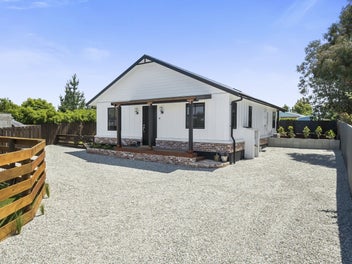 Charming Modern Home in the Heart of Ranfurly