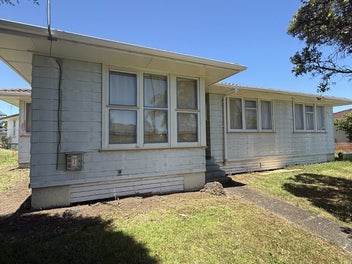 Image 1 of 7
