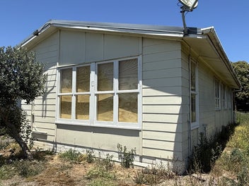 Image 1 of 6
