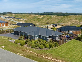 Lifestyle Living At Its Best - Call to View!