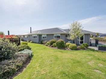 Lifestyle Living At Its Best - Call to View!