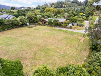 Expansive Section - Space to Create!