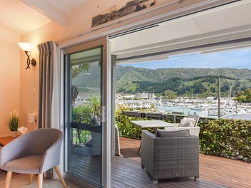 The Price Is Right – A Hidden Gem by the Harbour
