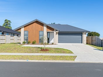 Reel in the good times - great location!