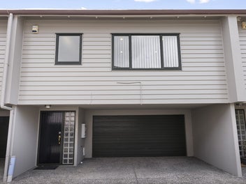 BEST OF BOTH WORLDS - PEACEFUL & CONVENIENT!
