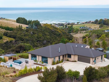 Modern rural living - Minutes to the Beach
