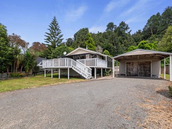 Motivated vendors–Rotoiti for the summer