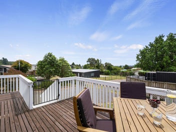 Lake Rotoiti lifestyle – Perfect freehold...