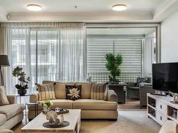 Stylish, Secure and Supurbly Located Apartment