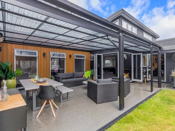 Beaut Location, Beaut Views, Beaut Home