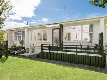 Charming & Convenient First Home!