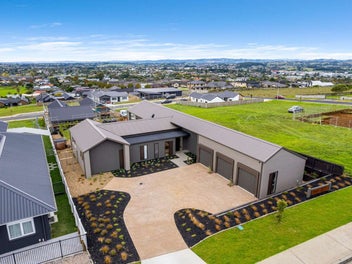 Showstopper home with premium features