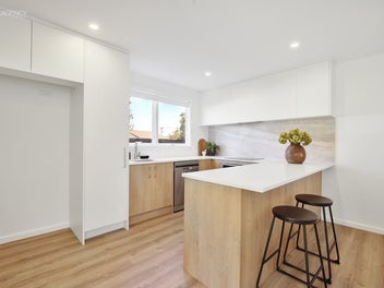 Spacious and Sunny Stunner in St Albans