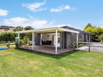 Gorgeous Lifestyle Opportunity – 1.0611ha (2.6...