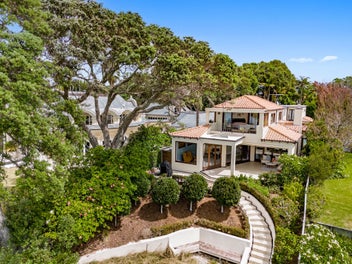 Rare Opportunity, Clifton Rd Waterfront
