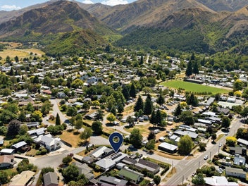 Arrowtown Lifestyle with income or Investment!