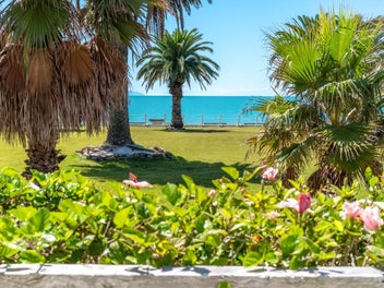The Hibiscus - Exceptional beachfront living