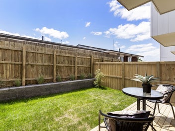 Freestanding home, Great location