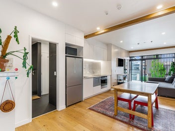 Designer bachelor / bachelorette / couple pad!