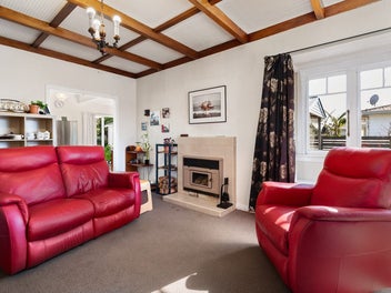 Charming, Comfortable & Conveniently Located