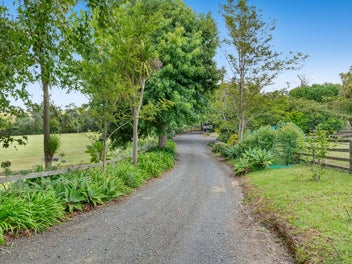Home & Income-Your Dream Lifestyle Awaits!