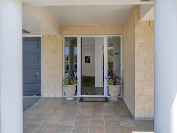 Accessible Luxury In The Heart Of Oxford Village