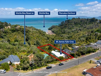 Secluded with Superb Harbour Views!