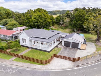 Family Haven in Prime Location!