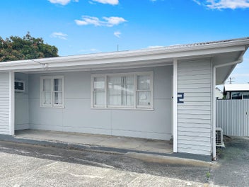 Image 1 of 7