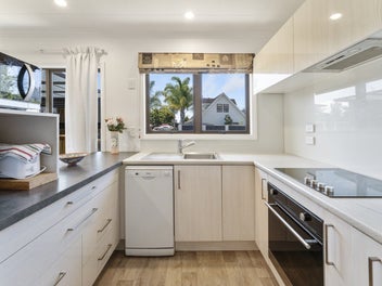Immaculate, Fully Renovated &...
