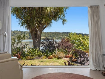 Harbourside Retreat