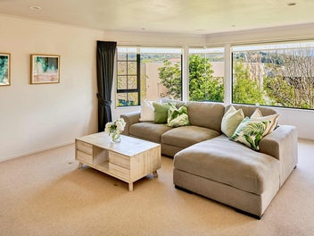 CLASSIC STYLE AND GREAT LOCATION - BEO$799,000