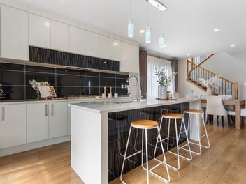 Generous Home in Prime Flat Bush – Must Sell!