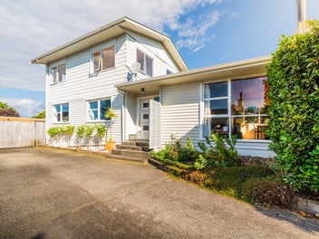 Image 1 of 25