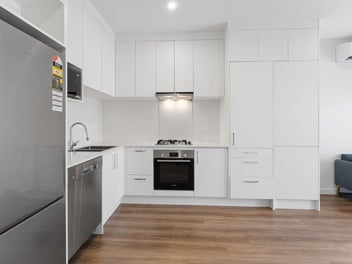 PRICED TO SELL! Freehold, 3 Beds, 2 Bath!