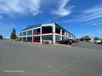 Image 1 of 7