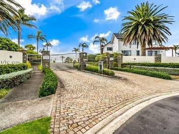 Prime Opportunity in Exclusive Pacific Cliffs