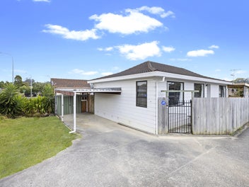 Enquiries over $699,000 - Vendors Aussie Bound
