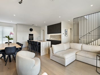 Smart Downsizing in a Fantastic Location