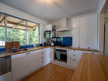 Endless Sunrises, Sea Views & Renovators Dream