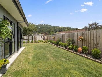 Modern Living with Stunning Views!
