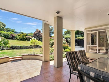 St Johns Hill beauty never before sold!