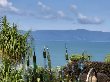 Spectacular Elevated Sea Views!