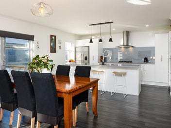 Top Location & Priced to Sell!
